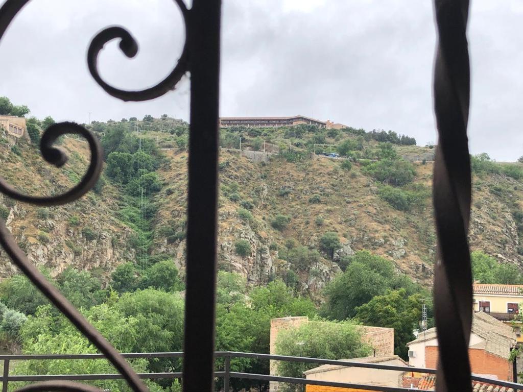 Apartamento Familiar En Toledo, Con 2 Dormitorios, Camas De Matrimonio, Ideal Ubicacion Y Fantasticas Vistas Ngoại thất bức ảnh